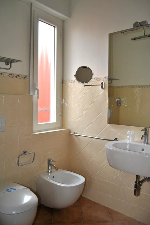 Hotel Aquila Кастельфранко-Емілія Номер фото